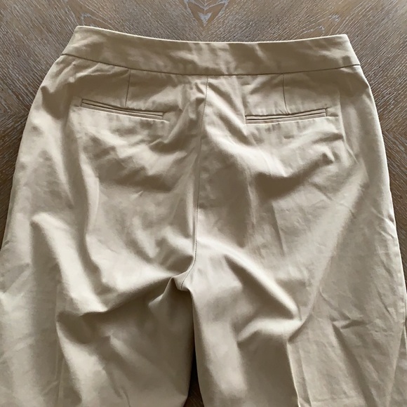 CHICO’S Cropped Rolled Up Kaki Pants 1=8 - Picture 7 of 8